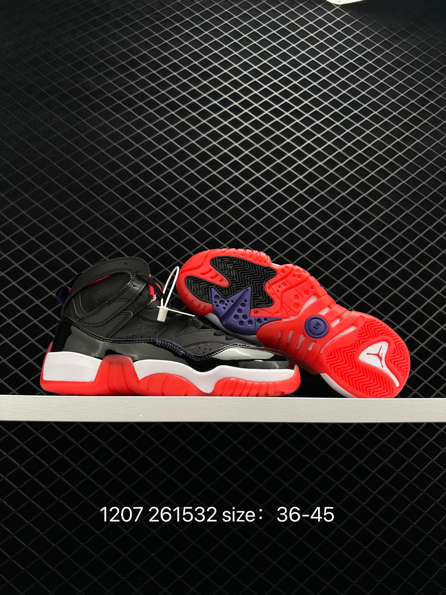 Air Jordan11LowSnakeskin“Light Bone”